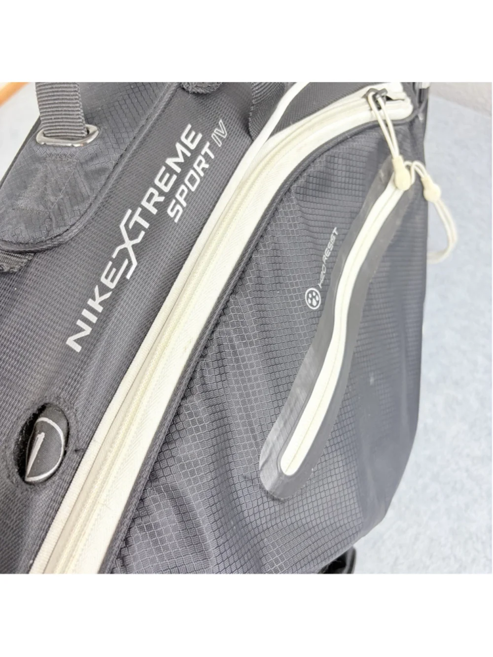 NIKE Xtreme Sport IV Golf Stand Carry Bag Black White 8-Way Dual Strap